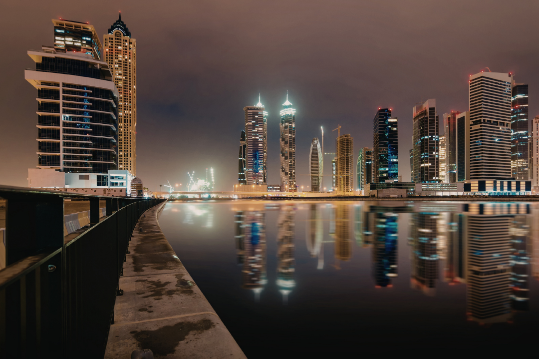 UAE、今週末にかけて再び雨・砂嵐・荒天の見込み